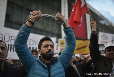 Türkiye’s Disinformation Law Could Lead from Censorship to Violence